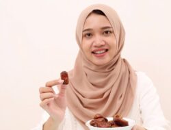 10 Inspirasi Outfit Bukber Elegan dengan Nuansa Putih Memukau