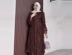 11 Inspirasi Outfit Lebaran Elegan dengan Nuansa Coklat Mahogany