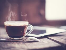 8 Minuman Sehat Bebas Kafein, Alternatif Sempurna Kopi Pagi Anda