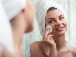 Astringent vs Toner: Mengenal Perbedaan Keduanya untuk Kulit Sehat Anda