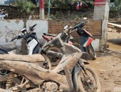 Banjir Bekasi: Perkiraan Salah, Motor Warga Tetap Tenggelam