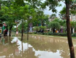 Banjir Bekasi: Wali Kota di Hotel, Warga Terdampak Mengungsi