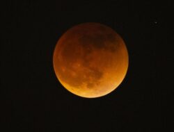 Fenomena Langka: Gerhana Bulan Total ‘Blood Moon’ Hiasi Langit Ramadan