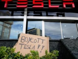 Ironi Tragis: Penyerang SPKLU Tesla Terperangkap Kobaran Api Sendiri