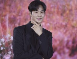 Kontrak Kilat Kim Soo Hyun dengan Prada Berakhir Prematur