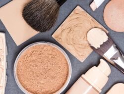 Rahasia Kulit Flawless: Bedak, Foundation, dan Cushion, Pilih Mana?