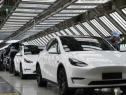 Saham Tesla Anjlok Drastis, Rekor Terburuk Lima Tahun Terakhir